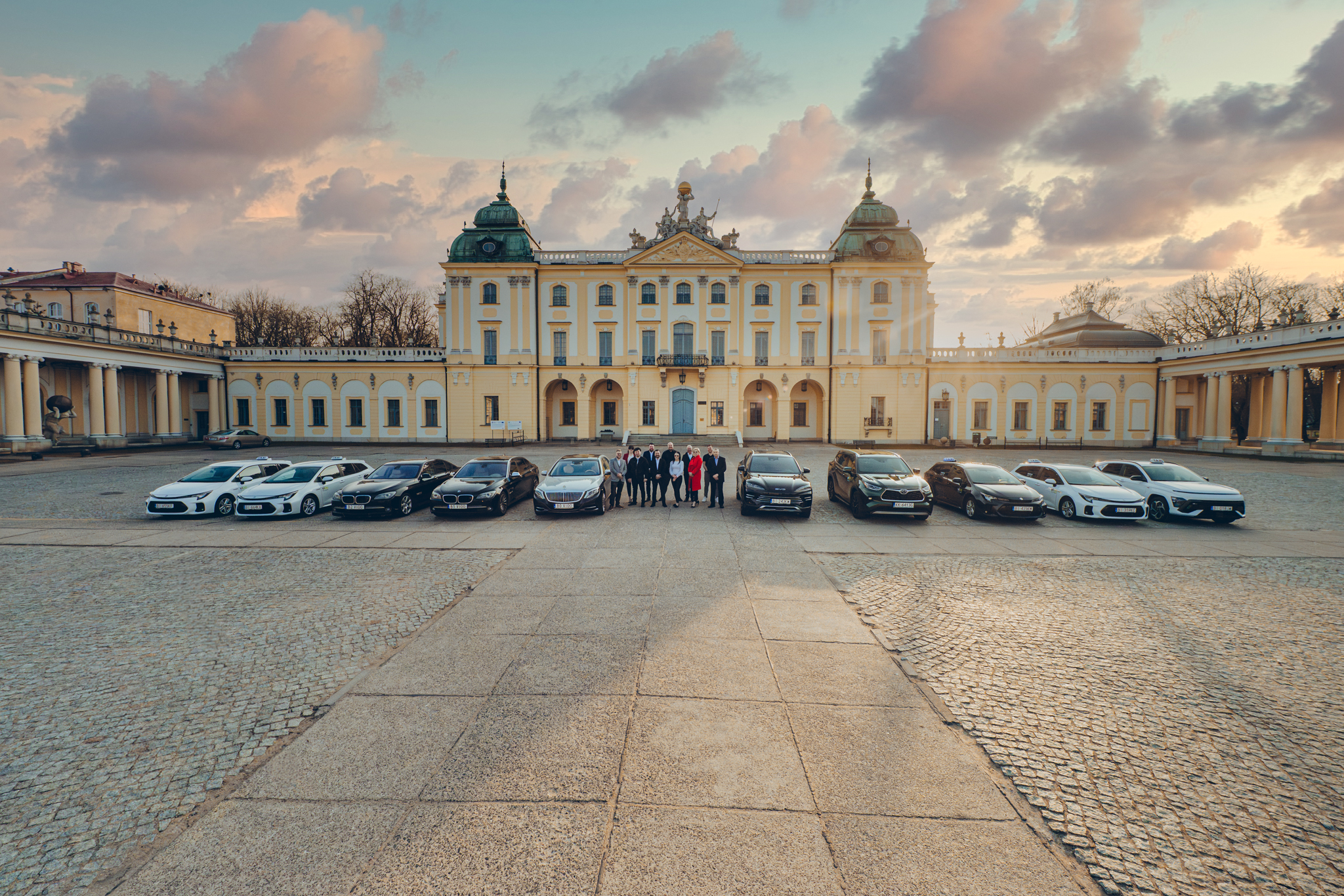 Flota VIOO pod pałacem Branickich